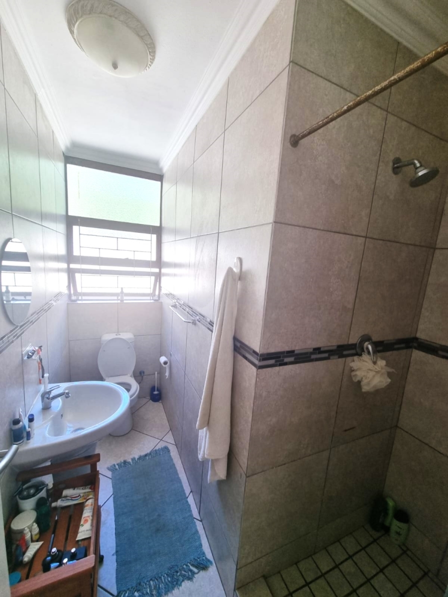 5 Bedroom Property for Sale in Vierlanden Western Cape